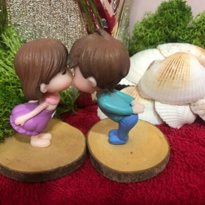 Miniature Kissing Couple Fairy Garden Fairy Garden Figurine (Resin Decor)