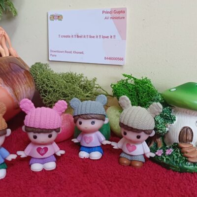 Miniature Ear Up Cap Couple Fairy Garden Figurine (Resin Decor)