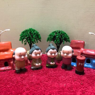 Miniature Grandparents Standing Fairy Garden Figurine (Resin Decor)