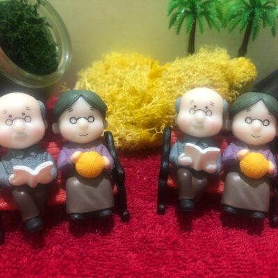 Miniature Grandparents on Chair Fairy Fairy Garden Figurine (Resin Decor)