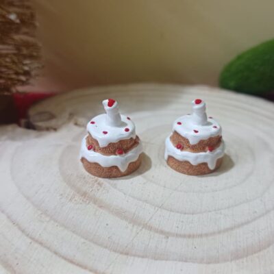 Miniature Christmas Cake for Dollhouse Kitchen (Resin Decor)