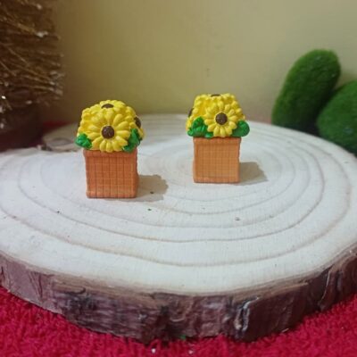 Miniature Sunflower in Pot for Desk & Fairy Garden (Resin Decor)