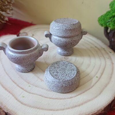 Miniature Pot with Lid for Dollhouse Kitchen (Resin Decor)