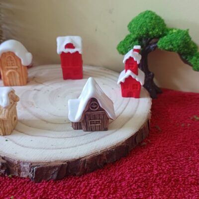 Miniature House with Snow for Fairy Garden (Resin Decor)