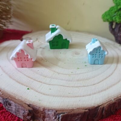 Miniature Colour House with Snow for Fairy Garden (Resin Decor)