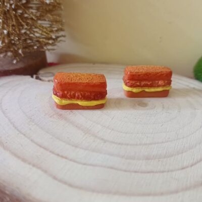 Miniature Hot Dog for Dollhouse Kitchen (Resin Decor)