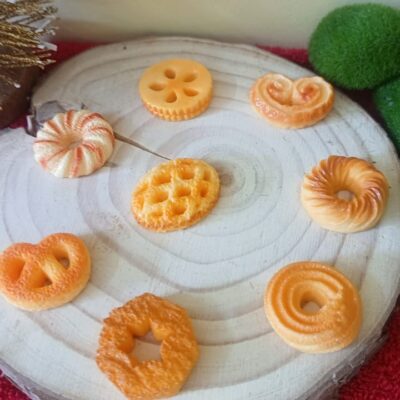 Miniature Sugar Dust Cookies for Dollhouse Kitchen (Resin Decor)
