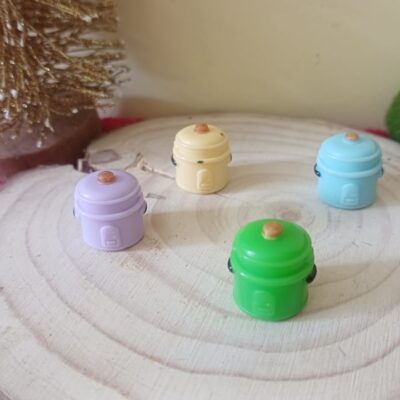 Miniature Rice Cooker for Dollhouse Kitchen (Resin Decor)