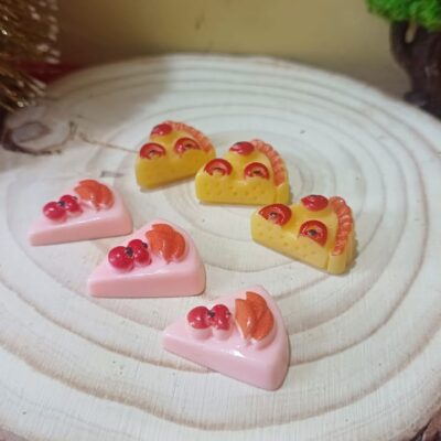 Miniature Apple Pie for Dollhouse Kitchen (Resin Decor)