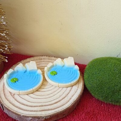 Miniature Pond with Lotus Leaf for Fairy Garden (Resin Decor)