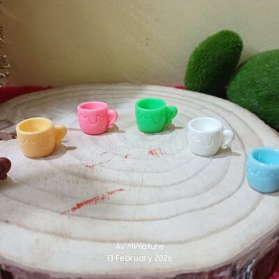 Miniature Colorful Mug Toy for Dollhouse Kitchen (Resin Decor)