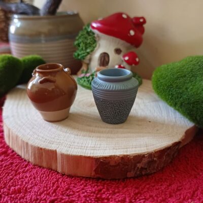 Miniature Large Flower Pot for Desk & Fairy Garden (Resin Decor)