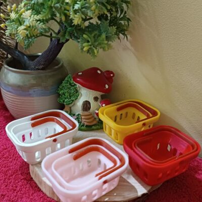 Miniature Basket with Handle for Dollhouse Kitchen (Resin Decor)