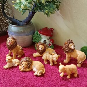 Lion set of 7