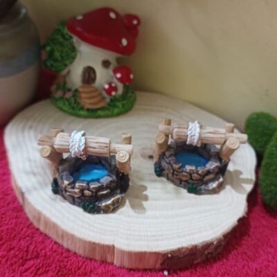 Miniature Well Small for Fairy Garden (Resin Decor)